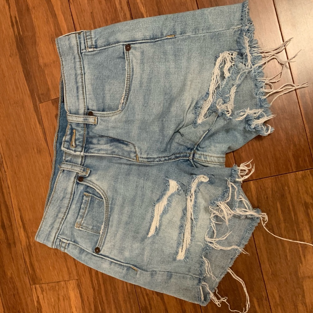 BLANK NYC Fulton mid rise shorts